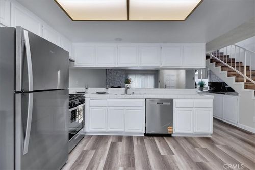 apt-4-1214 S Alma St, San Pedro, CA, 90731-3949 | Card Image