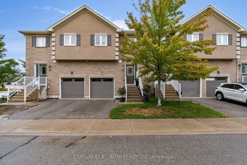 221 Harvie Rd, Barrie, ON, L4N9P8 | Card Image