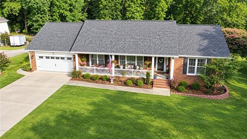 584 Clubland Cir Se, Conyers, GA, 30094-3626 | Card Image