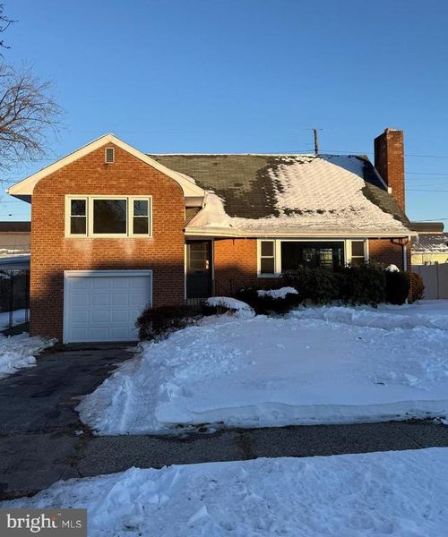 842 Lehigh St, Reading, PA, 19601-1329 | Card Image