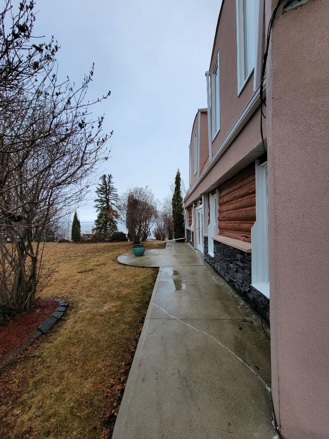 73078 Southshore Drive, Home with 4 bedrooms, 2 bathrooms and 10 parking in Widewater AB | Image 6
