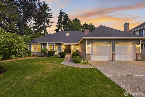 17102 Ne 37th Pl, Bellevue, WA, 98008-6164 | Card Image