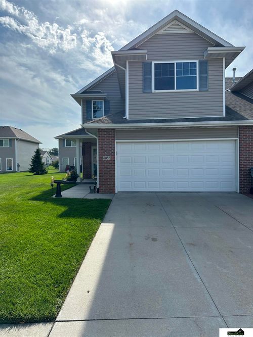 6037 Glenbrook Ln, Lincoln, NE, 68512-1727 | Card Image