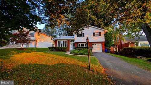 5908 Greentree Rd, BETHESDA, MD, 20817-3460 | Card Image