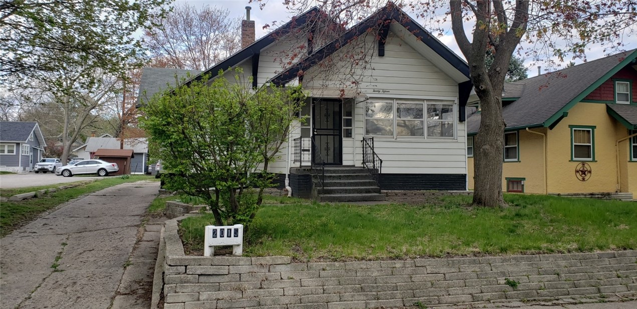 13th St, Des Moines, IA 50316