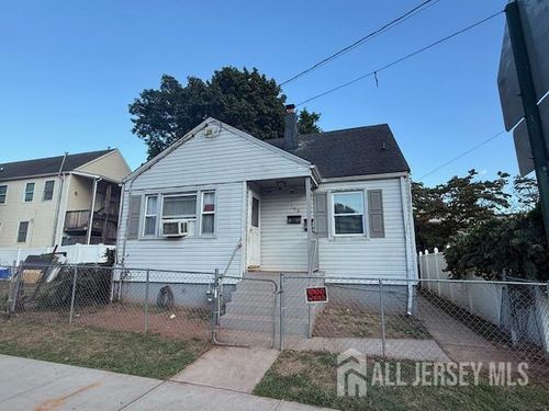 158 Lee Ave, New Brunswick, NJ, 08901-3005 | Card Image