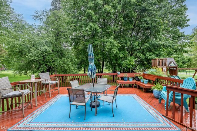 Large Deck overlooking lovely large private yard | Image 38