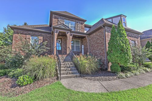 1005 Avery Trace Cir, Hendersonville, TN, 37075-7202 | Card Image