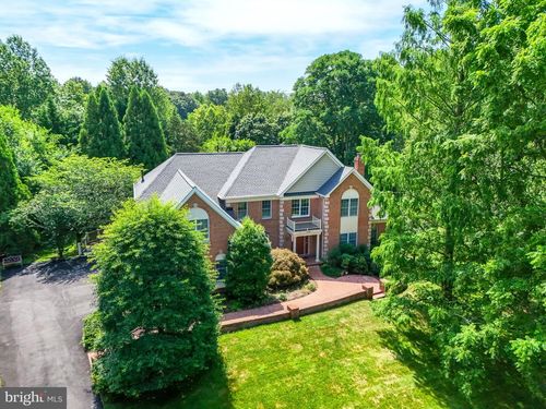 10505 Dunn Meadow Rd, VIENNA, VA, 22182-6601 | Card Image