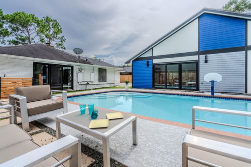 6518 Kury Ln, Houston, TX, 77008-5107 | Card Image