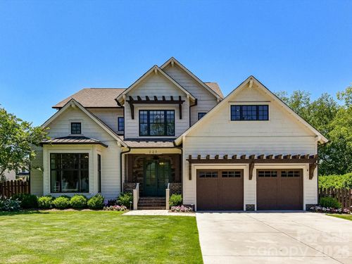 221 Anthony Cir, Charlotte, NC, 28211-1417 | Card Image
