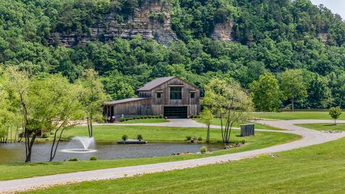 1054 Sunrise Cir, Ashland City, TN, 37015-5512 | Card Image