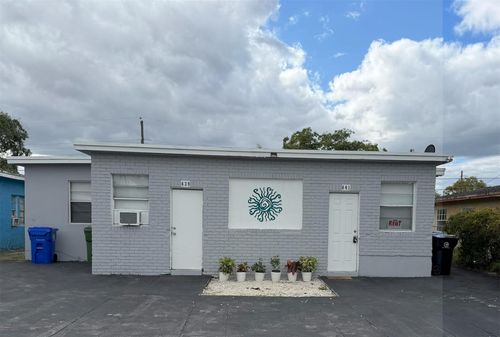 441-439-441 Nw 18th Ave, Fort Lauderdale, FL, 33311-8737 | Card Image