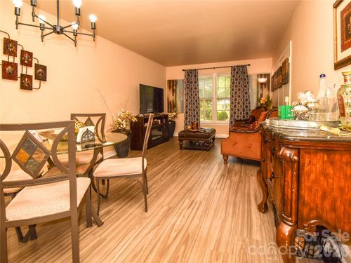 2890 Carriage Dr, Winston-Salem, NC, 27106-5329 | Card Image