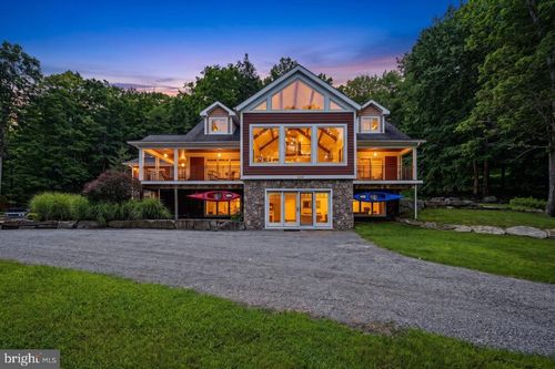 614 Masthope Plank Rd, Lackawaxen, PA, 18435-9779 | Card Image