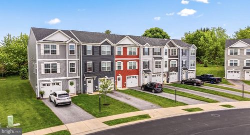 326 Cadbury Dr, RED LION, PA, 17356-8469 | Card Image