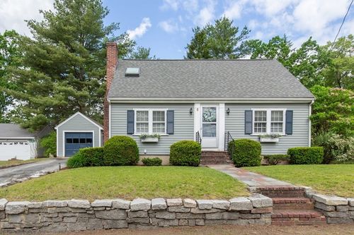 8 Beech St, North Chelmsford, MA, 01863-2004 | Card Image