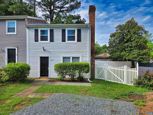207 Greentree Park, Charlottesville, VA, 22901-2126 | Card Image