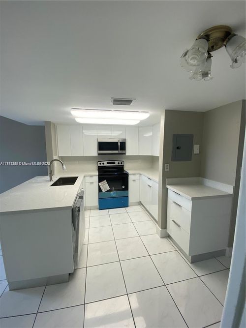 1368-1368 Nw 24th Ave, Miami, FL, 33125-2167 | Card Image
