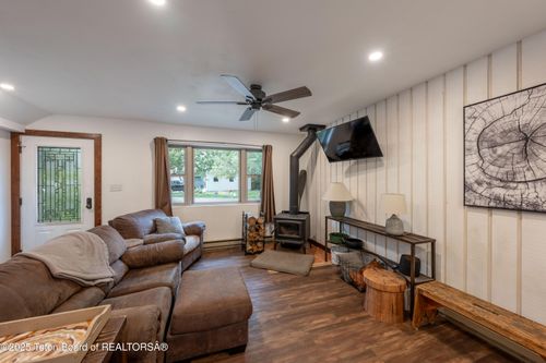 2-2057 Corner Creek Ln, Jackson, WY, 83001-9800 | Card Image