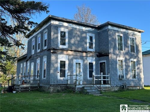 8 Water St, Forestville, NY, 14062-9608 | Card Image