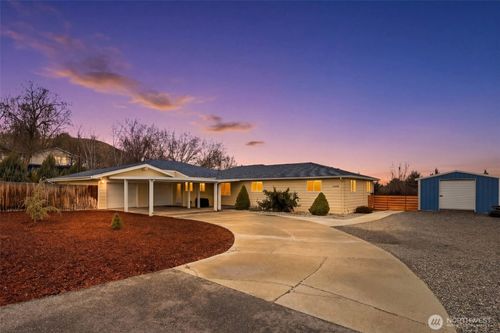 4700 Collins Rd, West Richland, WA, 99353-8364 | Card Image