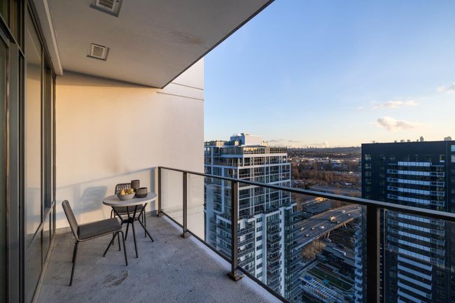 2105 - 4465 Juneau Street, Condo with 2 bedrooms, 2 bathrooms and 1 parking in Burnaby BC | Image 6