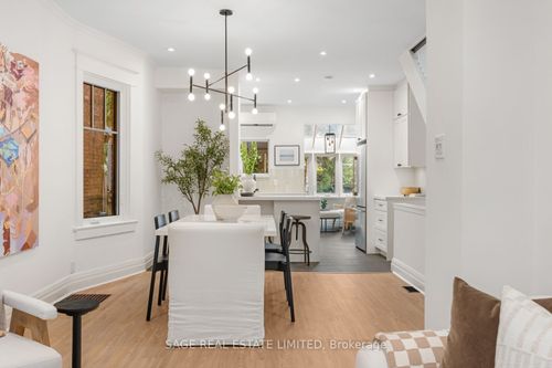 11 Bertmount Ave, Toronto, ON, M4M2X8 | Card Image