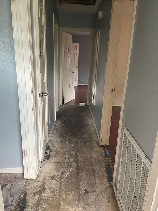 814 Deercrest St, House other with 3 bedrooms, 2 bathrooms and 1 parking in Channelview TX | Image 6
