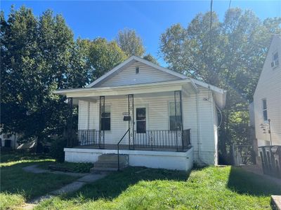 4875 N Overlook Avenue, House other with 2 bedrooms, 1 bathrooms and null parking in Cincinnati OH | Image 1