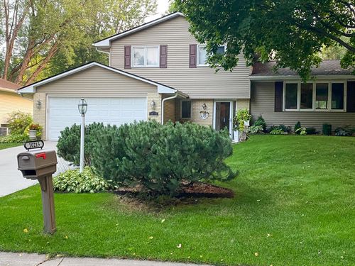 10215 39th Ave N, Plymouth, MN, 55441-1606 | Card Image