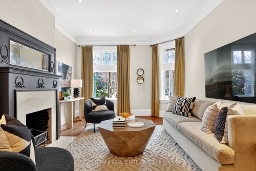 46 Admiral Rd, Toronto, ON, M5R2L5 | Card Image