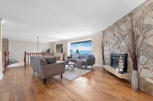 13209 Marine Dr, Surrey, BC, V4A1E6 | Card Image