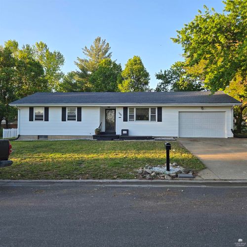 506 Charles Rd, Abilene, KS, 67410-1726 | Card Image