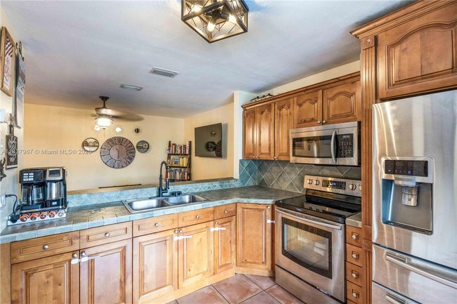 APT-2 - 10405 Sw 153 Rd Ct, Townhouse with 2 bedrooms, 2 bathrooms and null parking in Miami FL | Image 6
