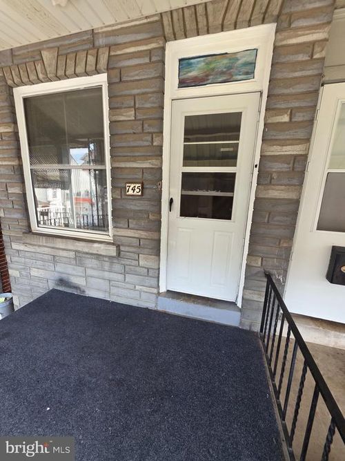745 Birch St, READING, PA, 19604-2511 | Card Image