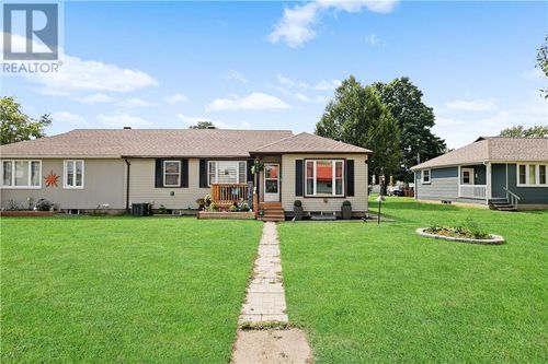363 Thornloe Ave, Espanola, ON, P5E1E3 | Card Image