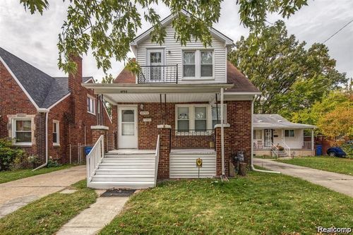 6753 Heyden St, Dearborn Heights, MI, 48127-2663 | Card Image