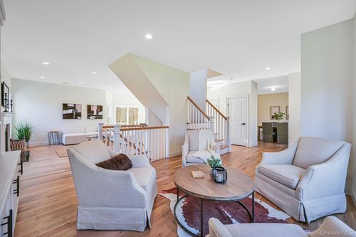 7 Henkel Dr, Lake Grove, NY, 11755-3221 | Card Image