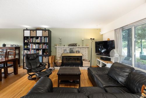 2041 Tompkins Cres, North Vancouver, BC, V7H2C9 | Card Image