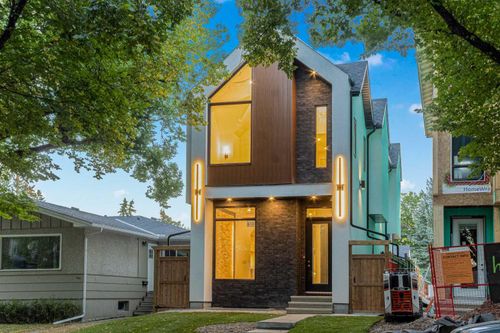 613 55 Avenue Sw, Calgary, AB, T2V0G2 | Card Image
