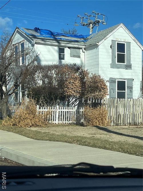 8700 Mackenzie Rd, Affton, MO, 63123-3437 | Card Image