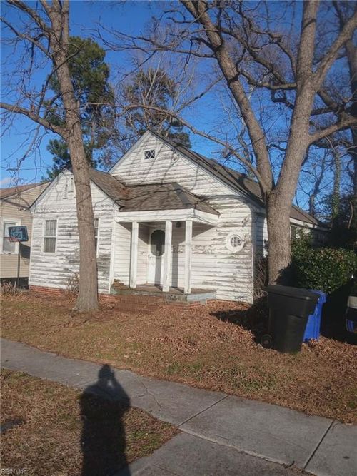 1709 Des Moines Ave, Portsmouth, VA, 23704-4305 | Card Image