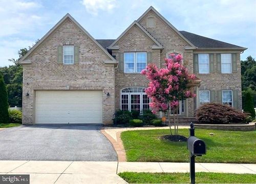 392 Flight O Arrows Way, MARTINSBURG, WV, 25403-1601 | Card Image