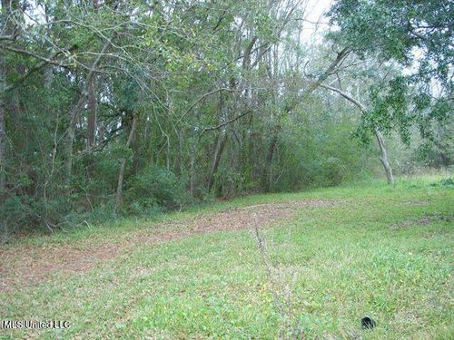 5818 Elder Ferry Rd, Moss Point, MS, 39563-9504 | Card Image