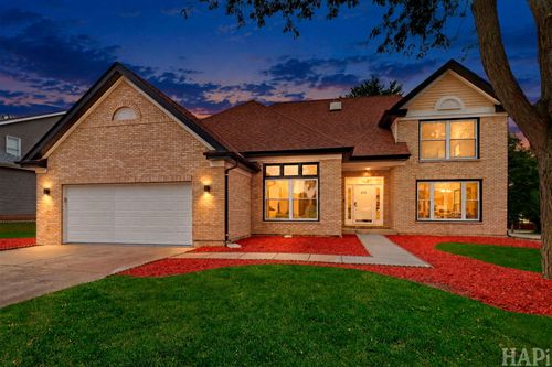275 Farmhill Dr, Algonquin, IL, 60102-1711 | Card Image