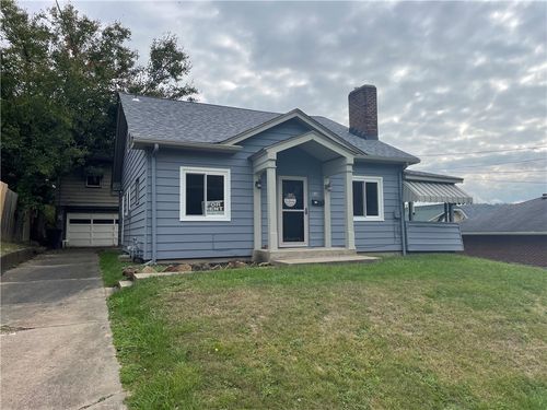 518 School St, Springdale, PA, 15144-1327 | Card Image