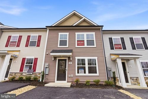 107 Courthouse Dr, MARTINSBURG, WV, 25404-3749 | Card Image