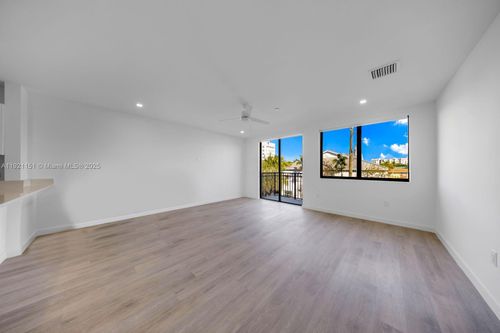 apt-210-20 Ne 19th Ave, Pompano Beach, FL, 33060-6955 | Card Image