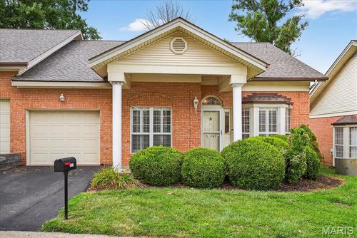 10947 Village Grove Dr, Saint Louis, MO, 63123-5900 | Card Image